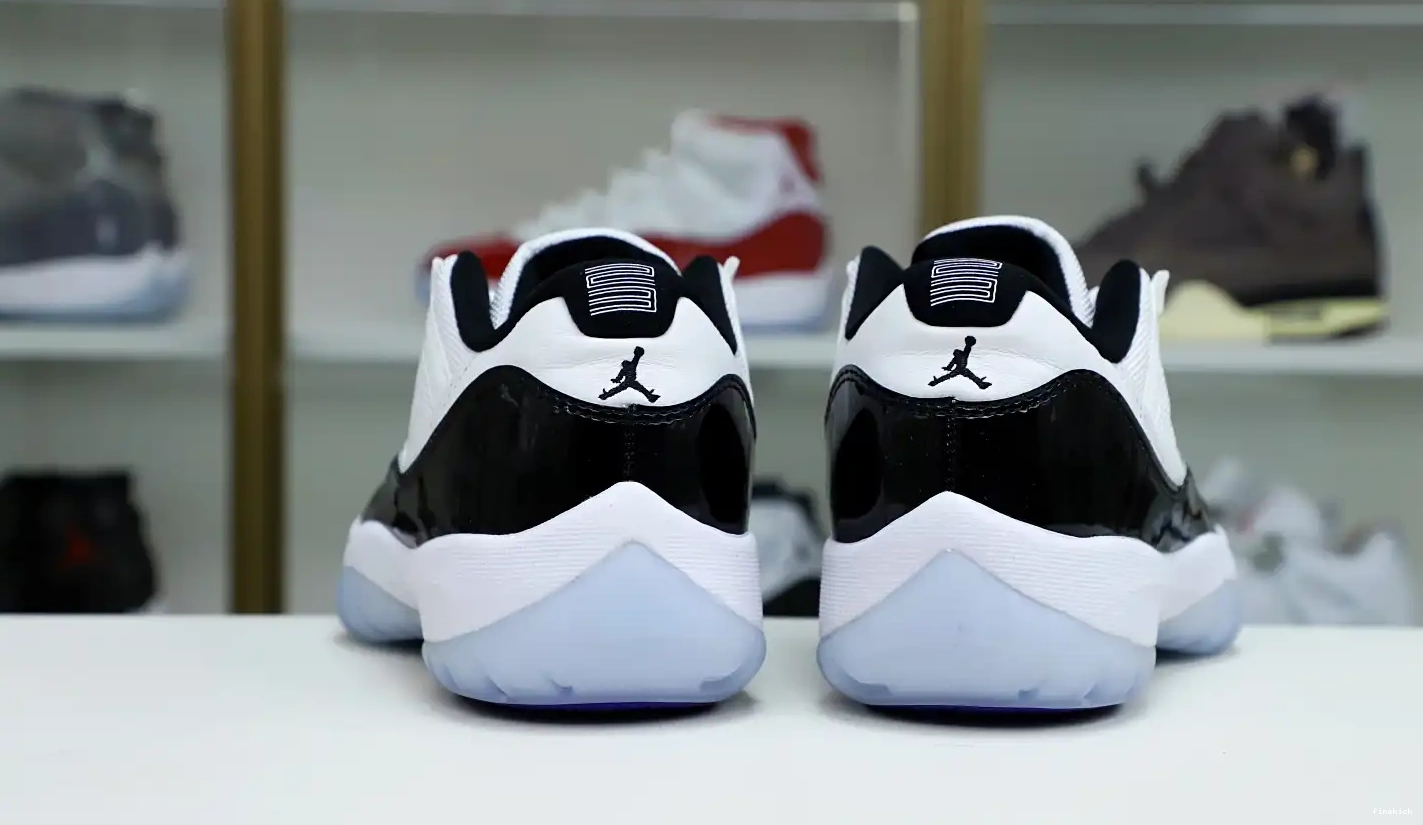 JORDAN RETRO CONCORD LOW AIR 11 0425